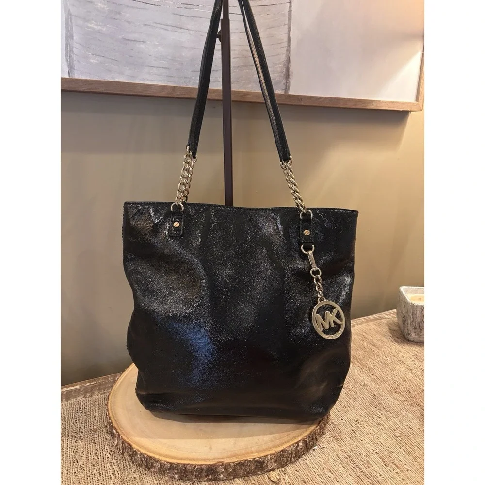 Michael Kors Large Tote Bag Black Leather Shoulder‎ Bag Chain Detail Charm